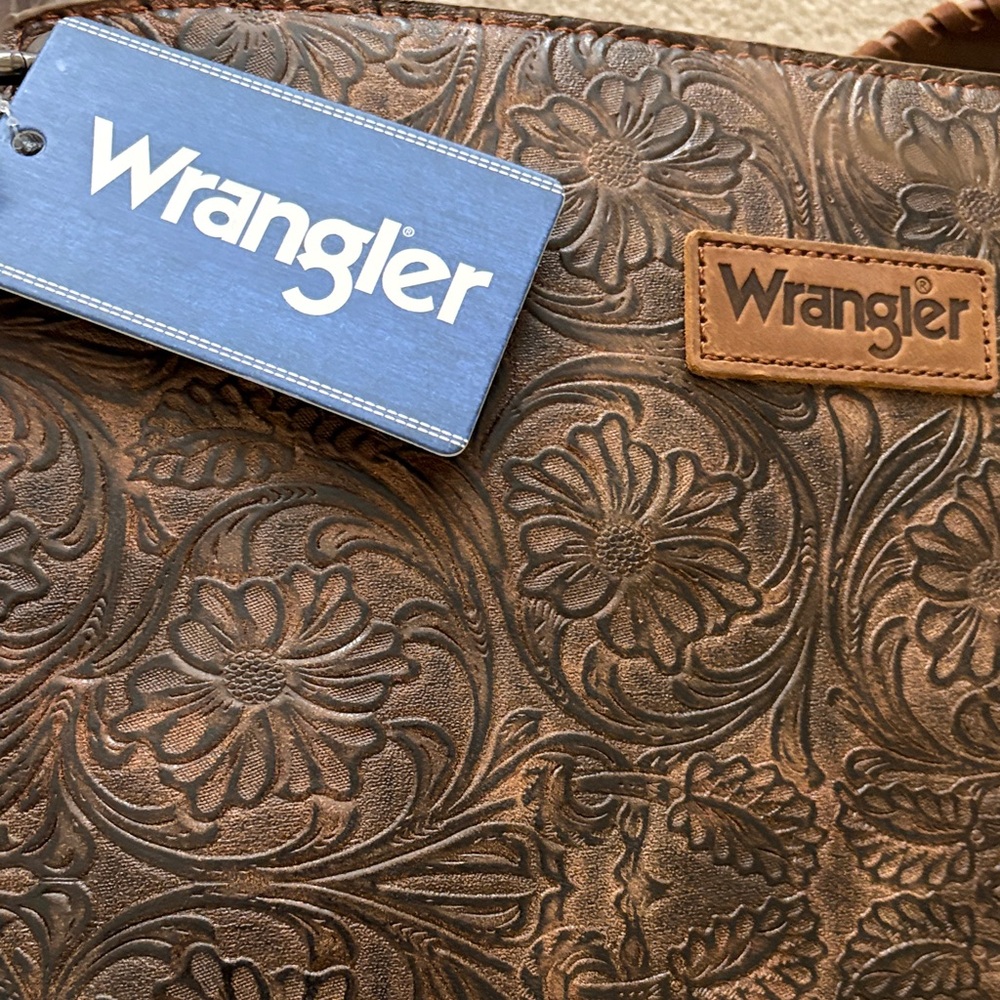 NWT Wrangler Floral Embossed Brown Fringe Shoulder Bag - Picture 2 of 9